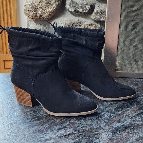 NWOT JustFab Black Suede Slouch Booties Size 7.5 - Picture 2 of 14